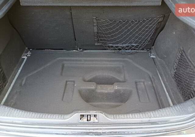 Рено Меган 2010 в Ровно на Automoto.ua Серый Рено Меган, объемом двигателя 1.46 л и пробегом 286 тыс. км за 5500 $, фото 17 на Automoto.ua