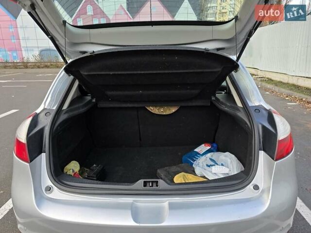 Серый Рено Меган, объемом двигателя 1.5 л и пробегом 275 тыс. км за 6800 $, фото 12 на Automoto.ua