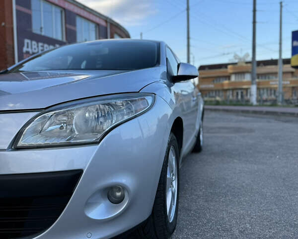 Серый Рено Меган, объемом двигателя 1.6 л и пробегом 180 тыс. км за 6550 $, фото 20 на Automoto.ua