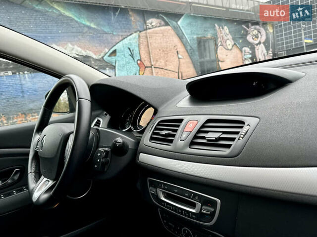 Серый Рено Меган, объемом двигателя 1.6 л и пробегом 164 тыс. км за 8000 $, фото 39 на Automoto.ua