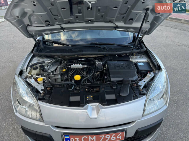 Серый Рено Меган, объемом двигателя 1.6 л и пробегом 180 тыс. км за 6550 $, фото 39 на Automoto.ua