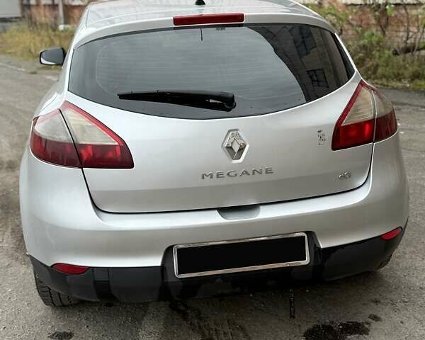 Серый Рено Меган, объемом двигателя 1.46 л и пробегом 299 тыс. км за 6200 $, фото 2 на Automoto.ua