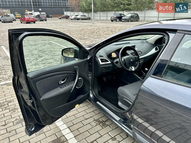 Серый Рено Меган, объемом двигателя 1.6 л и пробегом 164 тыс. км за 8000 $, фото 24 на Automoto.ua