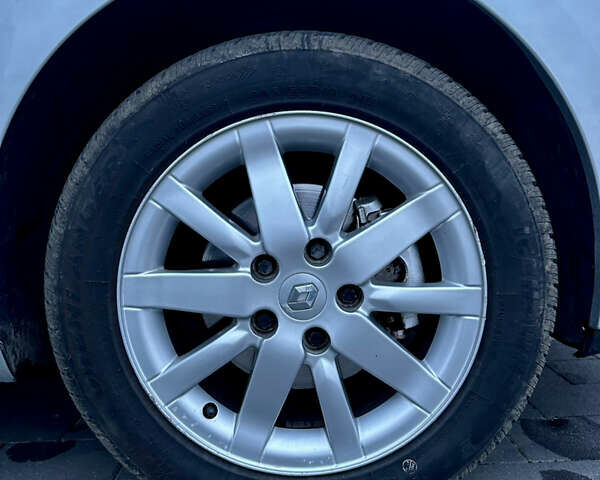 Серый Рено Меган, объемом двигателя 1.46 л и пробегом 260 тыс. км за 7200 $, фото 24 на Automoto.ua