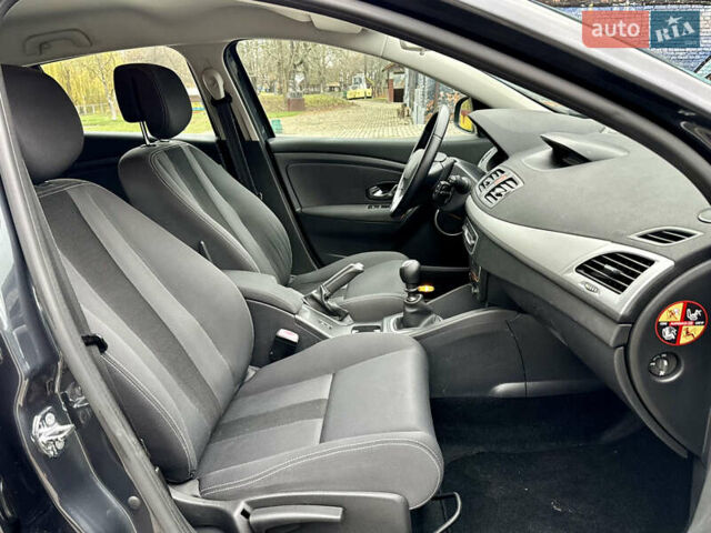 Серый Рено Меган, объемом двигателя 1.6 л и пробегом 164 тыс. км за 8000 $, фото 35 на Automoto.ua