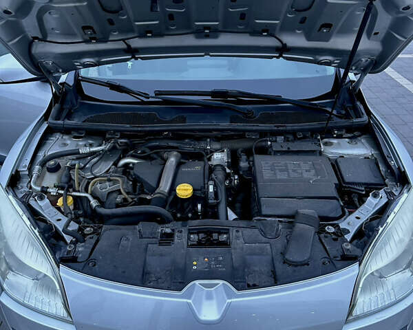 Серый Рено Меган, объемом двигателя 1.46 л и пробегом 260 тыс. км за 7200 $, фото 21 на Automoto.ua