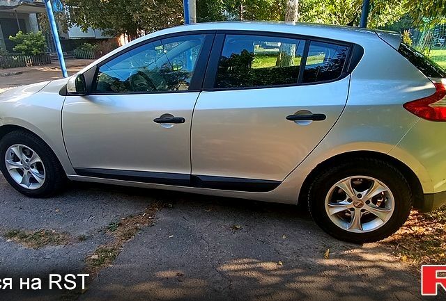 Серый Рено Меган, объемом двигателя 1.5 л и пробегом 224 тыс. км за 5400 $, фото 4 на Automoto.ua