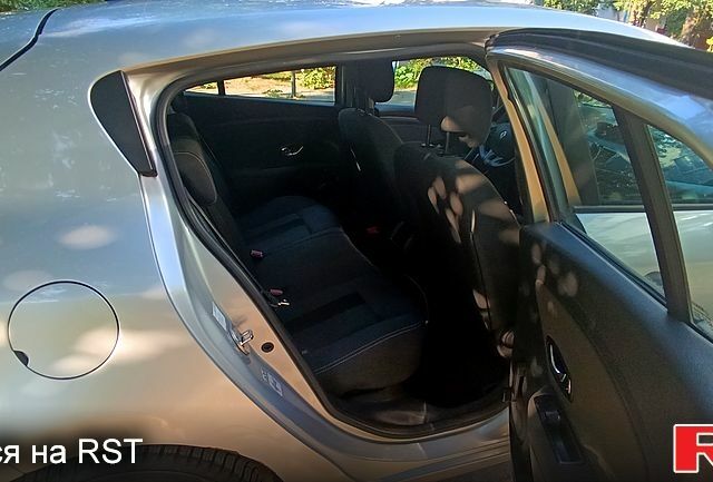 Серый Рено Меган, объемом двигателя 1.5 л и пробегом 224 тыс. км за 5400 $, фото 1 на Automoto.ua