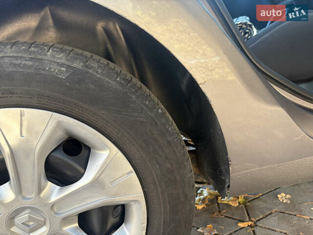 Серый Рено Меган, объемом двигателя 1.6 л и пробегом 303 тыс. км за 6500 $, фото 19 на Automoto.ua