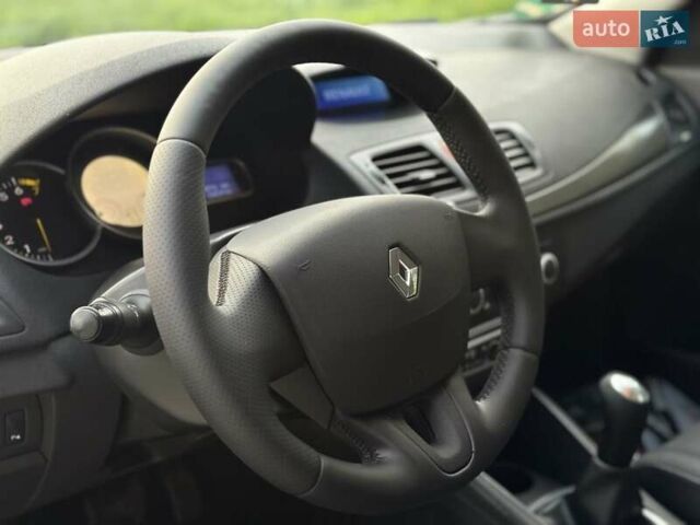 Серый Рено Меган, объемом двигателя 1.6 л и пробегом 168 тыс. км за 6500 $, фото 3 на Automoto.ua