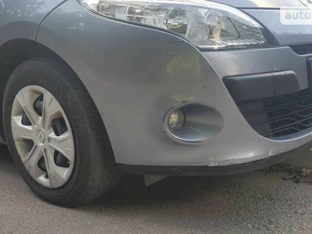 Сірий Рено Меган, об'ємом двигуна 2 л та пробігом 172 тис. км за 7000 $, фото 3 на Automoto.ua