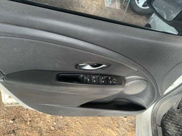 Сірий Рено Меган, об'ємом двигуна 1.6 л та пробігом 218 тис. км за 3600 $, фото 4 на Automoto.ua