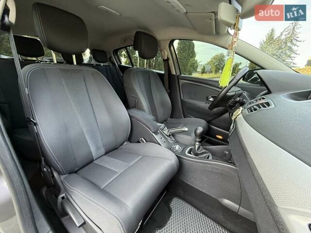Серый Рено Меган, объемом двигателя 1.46 л и пробегом 268 тыс. км за 6650 $, фото 10 на Automoto.ua
