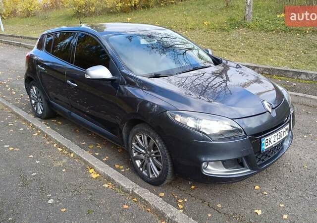 Рено Меган 2010 в Ровно на Automoto.ua Серый Рено Меган, объемом двигателя 1.46 л и пробегом 286 тыс. км за 5500 $, фото 3 на Automoto.ua