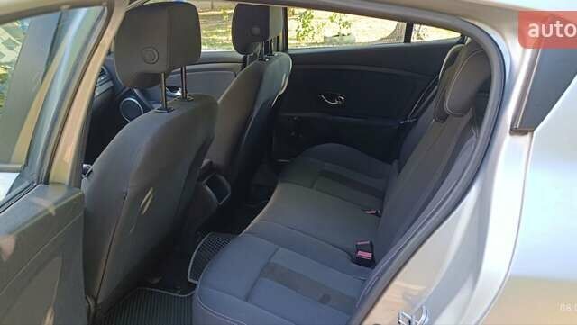 Рено Меган 2010 в Житомире на Automoto.ua Серый Рено Меган, объемом двигателя 1.46 л и пробегом 224 тыс. км за 6500 $, фото 1 на Automoto.ua