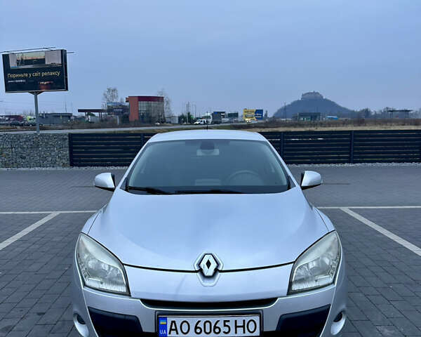 Серый Рено Меган, объемом двигателя 1.46 л и пробегом 260 тыс. км за 7200 $, фото 2 на Automoto.ua
