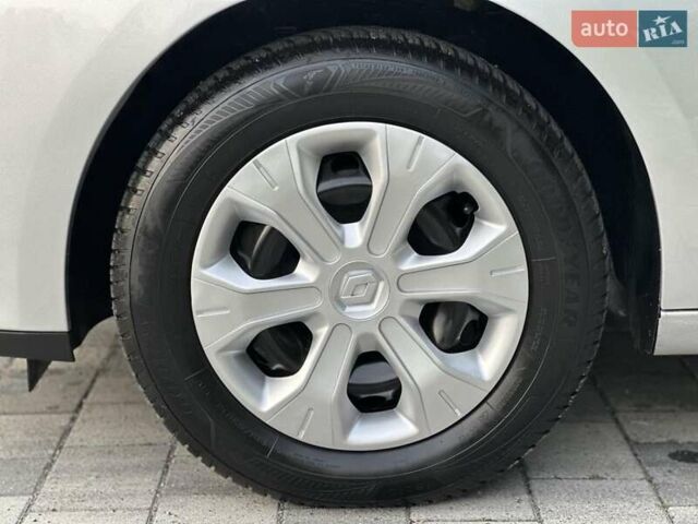 Серый Рено Меган, объемом двигателя 1.6 л и пробегом 168 тыс. км за 6500 $, фото 13 на Automoto.ua