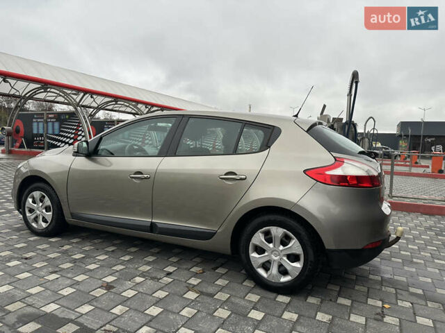 Серый Рено Меган, объемом двигателя 1.6 л и пробегом 248 тыс. км за 6800 $, фото 5 на Automoto.ua