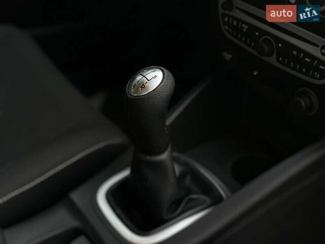 Серый Рено Меган, объемом двигателя 1.6 л и пробегом 168 тыс. км за 6500 $, фото 12 на Automoto.ua