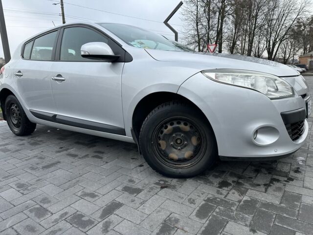 Серый Рено Меган, объемом двигателя 1.5 л и пробегом 168 тыс. км за 6200 $, фото 3 на Automoto.ua