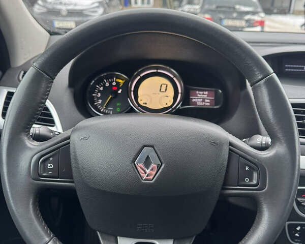 Серый Рено Меган, объемом двигателя 1.6 л и пробегом 243 тыс. км за 6800 $, фото 33 на Automoto.ua