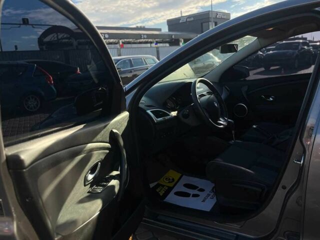 Серый Рено Меган, объемом двигателя 1.5 л и пробегом 289 тыс. км за 7200 $, фото 15 на Automoto.ua