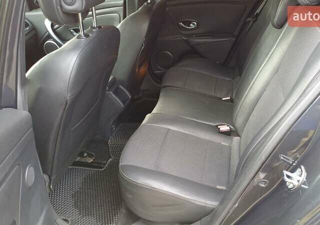 Рено Меган 2010 в Ровно на Automoto.ua Серый Рено Меган, объемом двигателя 1.46 л и пробегом 286 тыс. км за 5500 $, фото 15 на Automoto.ua