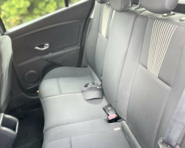 Сірий Рено Меган, об'ємом двигуна 1.6 л та пробігом 191 тис. км за 7600 $, фото 22 на Automoto.ua