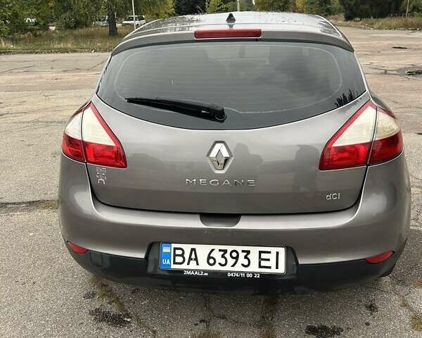 Рено Меган 2010 в Кропивницком (Кировограде) на Automoto.ua Серый Рено Меган, объемом двигателя 1.46 л и пробегом 228 тыс. км за 7600 $, фото 9 на Automoto.ua