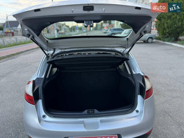 Серый Рено Меган, объемом двигателя 1.6 л и пробегом 180 тыс. км за 6550 $, фото 42 на Automoto.ua