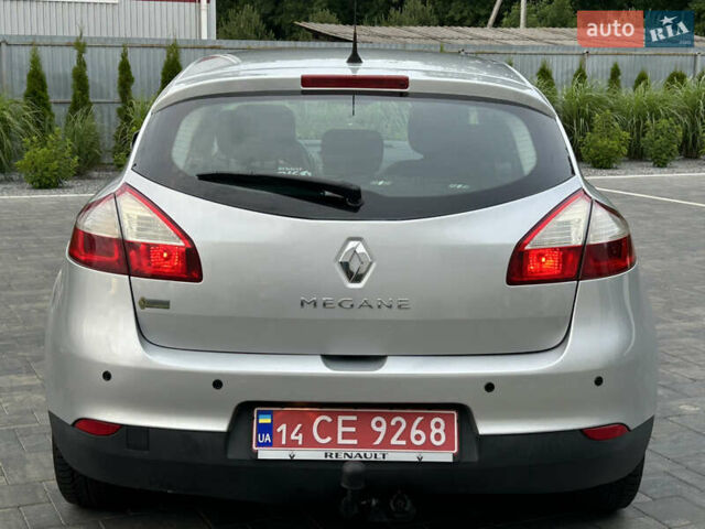 Серый Рено Меган, объемом двигателя 1.6 л и пробегом 228 тыс. км за 6399 $, фото 15 на Automoto.ua