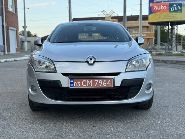 Серый Рено Меган, объемом двигателя 1.6 л и пробегом 180 тыс. км за 6550 $, фото 7 на Automoto.ua