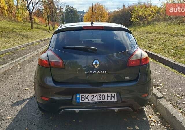 Рено Меган 2010 в Ровно на Automoto.ua Серый Рено Меган, объемом двигателя 1.46 л и пробегом 286 тыс. км за 5500 $, фото 5 на Automoto.ua