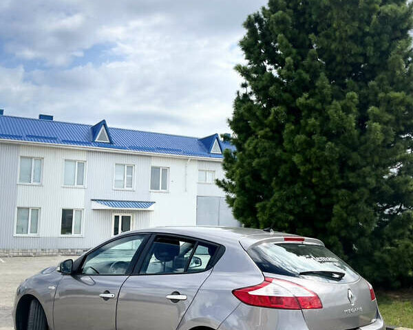 Сірий Рено Меган, об'ємом двигуна 1.6 л та пробігом 191 тис. км за 7600 $, фото 9 на Automoto.ua