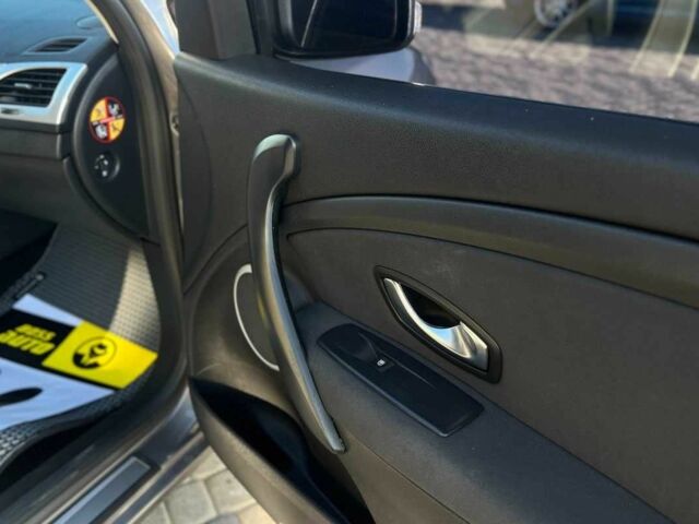 Серый Рено Меган, объемом двигателя 1.5 л и пробегом 289 тыс. км за 7200 $, фото 9 на Automoto.ua