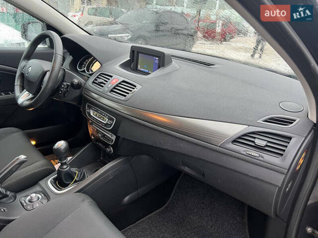 Сірий Рено Меган, об'ємом двигуна 1.6 л та пробігом 187 тис. км за 7700 $, фото 15 на Automoto.ua