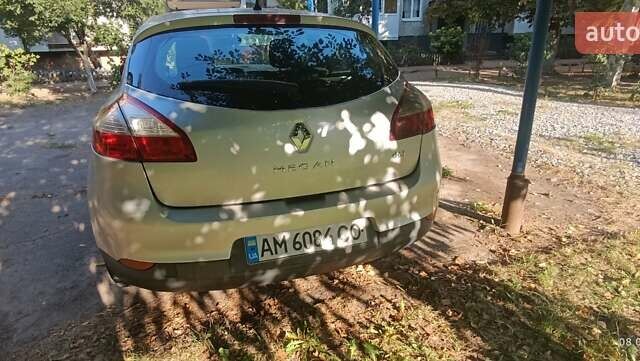Рено Меган 2010 в Житомире на Automoto.ua Серый Рено Меган, объемом двигателя 1.46 л и пробегом 224 тыс. км за 6500 $, фото 9 на Automoto.ua