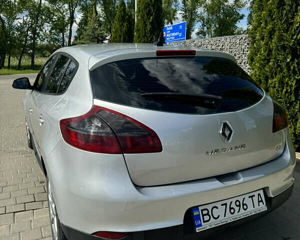 Серый Рено Меган, объемом двигателя 1.46 л и пробегом 230 тыс. км за 6299 $, фото 3 на Automoto.ua