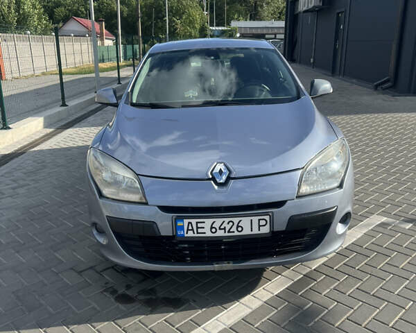 Рено Меган 2010 в Днепре (Днепропетровске) на Automoto.ua Серый Рено Меган, объемом двигателя 1.5 л и пробегом 326 тыс. км за 5550 $, фото 7 на Automoto.ua