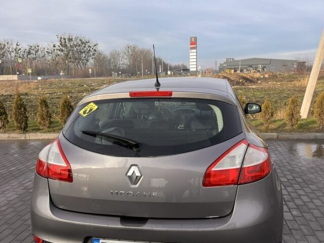 Серый Рено Меган, объемом двигателя 1.6 л и пробегом 181 тыс. км за 6600 $, фото 6 на Automoto.ua