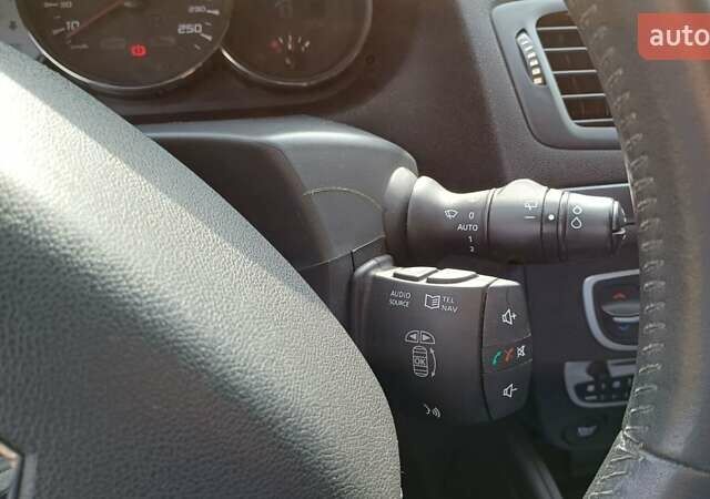 Рено Меган 2010 в Ровно на Automoto.ua Серый Рено Меган, объемом двигателя 1.46 л и пробегом 286 тыс. км за 5500 $, фото 22 на Automoto.ua