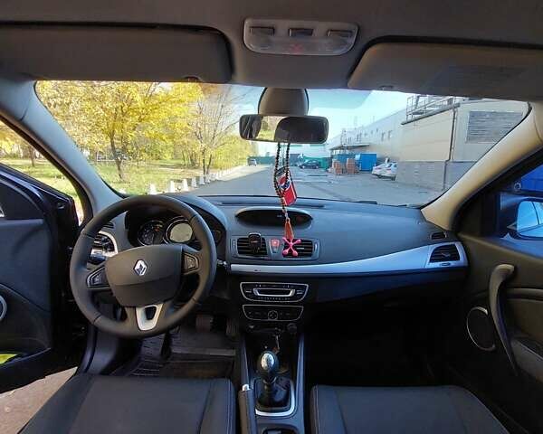 Сірий Рено Меган, об'ємом двигуна 1.46 л та пробігом 280 тис. км за 5900 $, фото 2 на Automoto.ua