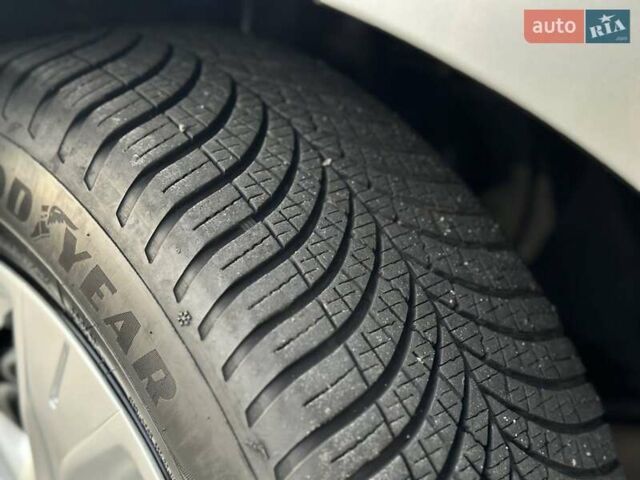 Серый Рено Меган, объемом двигателя 1.6 л и пробегом 168 тыс. км за 6500 $, фото 20 на Automoto.ua