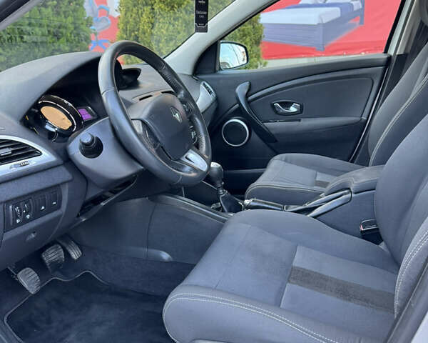 Серый Рено Меган, объемом двигателя 1.6 л и пробегом 180 тыс. км за 6550 $, фото 26 на Automoto.ua