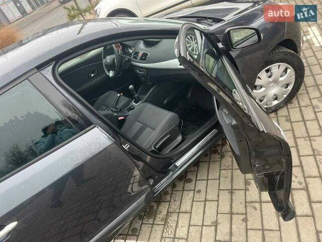 Серый Рено Меган, объемом двигателя 1.46 л и пробегом 250 тыс. км за 5600 $, фото 14 на Automoto.ua