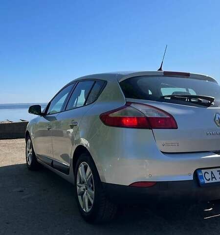 Серый Рено Меган, объемом двигателя 2 л и пробегом 193 тыс. км за 6900 $, фото 4 на Automoto.ua