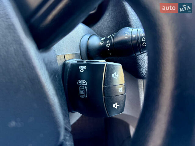 Рено Меган 2010 в Одессе на Automoto.ua Серый Рено Меган, объемом двигателя 1.46 л и пробегом 221 тыс. км за 5999 $, фото 38 на Automoto.ua