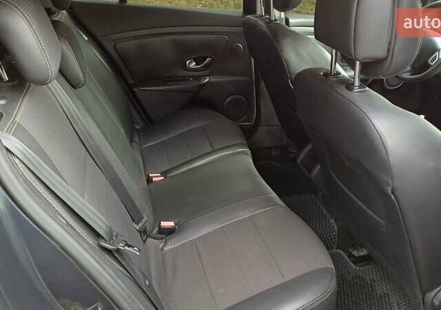 Рено Меган 2010 в Ровно на Automoto.ua Серый Рено Меган, объемом двигателя 1.46 л и пробегом 286 тыс. км за 5500 $, фото 11 на Automoto.ua