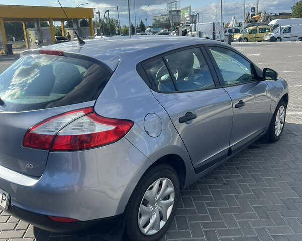 Рено Меган 2010 в Днепре (Днепропетровске) на Automoto.ua Серый Рено Меган, объемом двигателя 1.5 л и пробегом 326 тыс. км за 5550 $, фото 1 на Automoto.ua