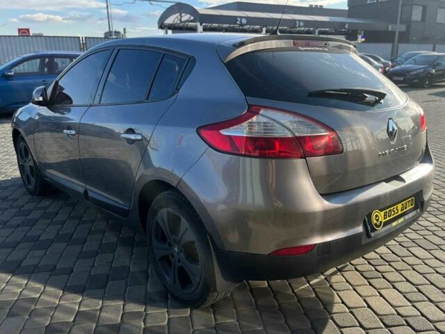 Серый Рено Меган, объемом двигателя 1.5 л и пробегом 289 тыс. км за 7200 $, фото 4 на Automoto.ua